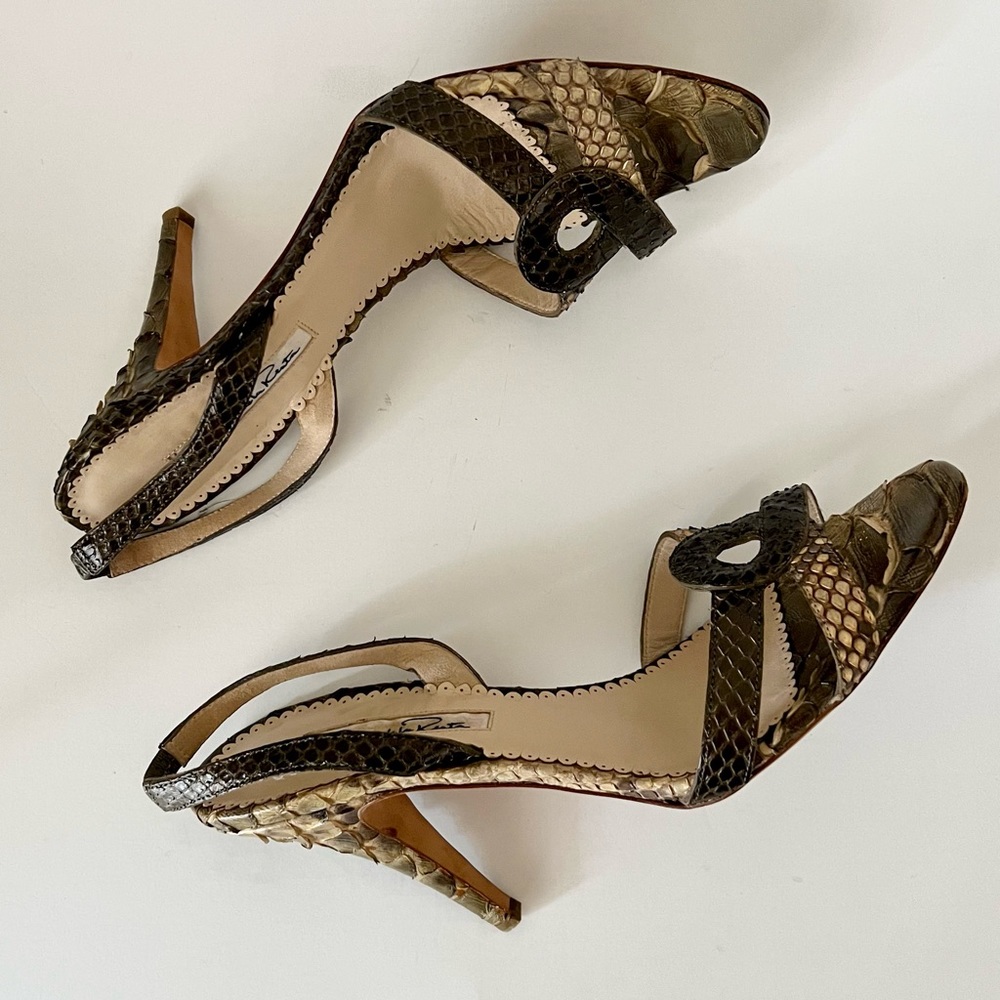 Pre-Owned Oscar De La Renta Python Slingback Shoe… - image 5